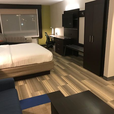 Holiday Inn Express Hotel & Suites Canton By Ihg Екстериор снимка