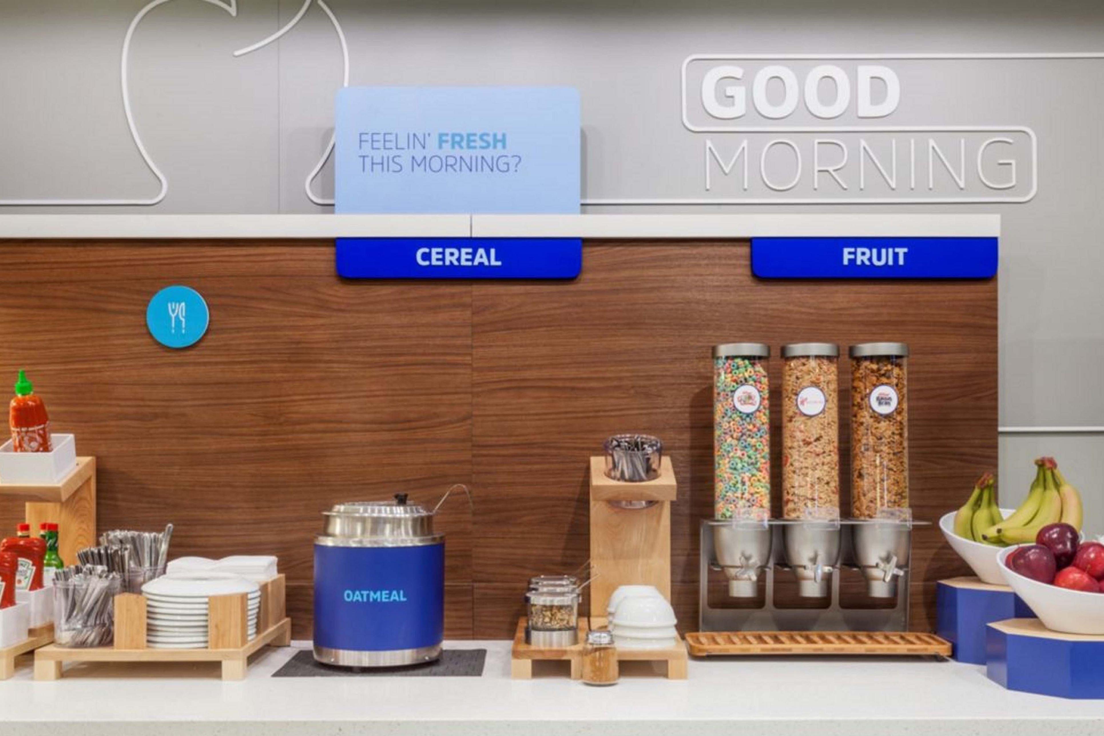 Holiday Inn Express Hotel & Suites Canton By Ihg Екстериор снимка