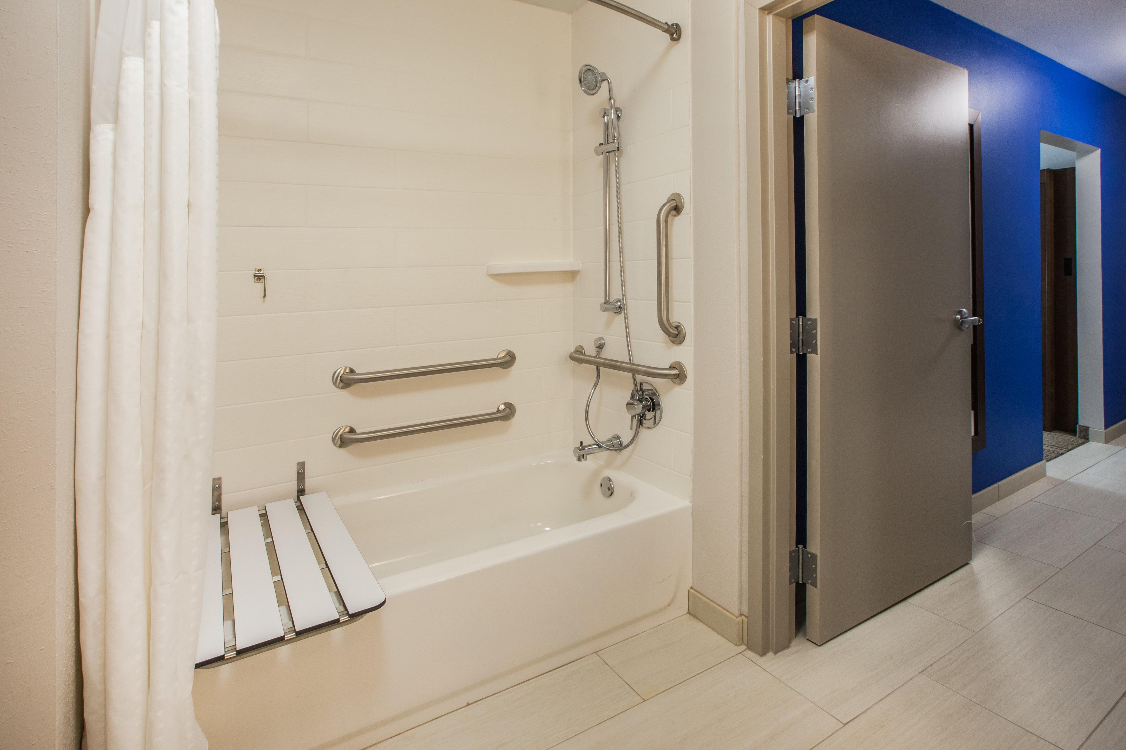 Holiday Inn Express Hotel & Suites Canton By Ihg Екстериор снимка