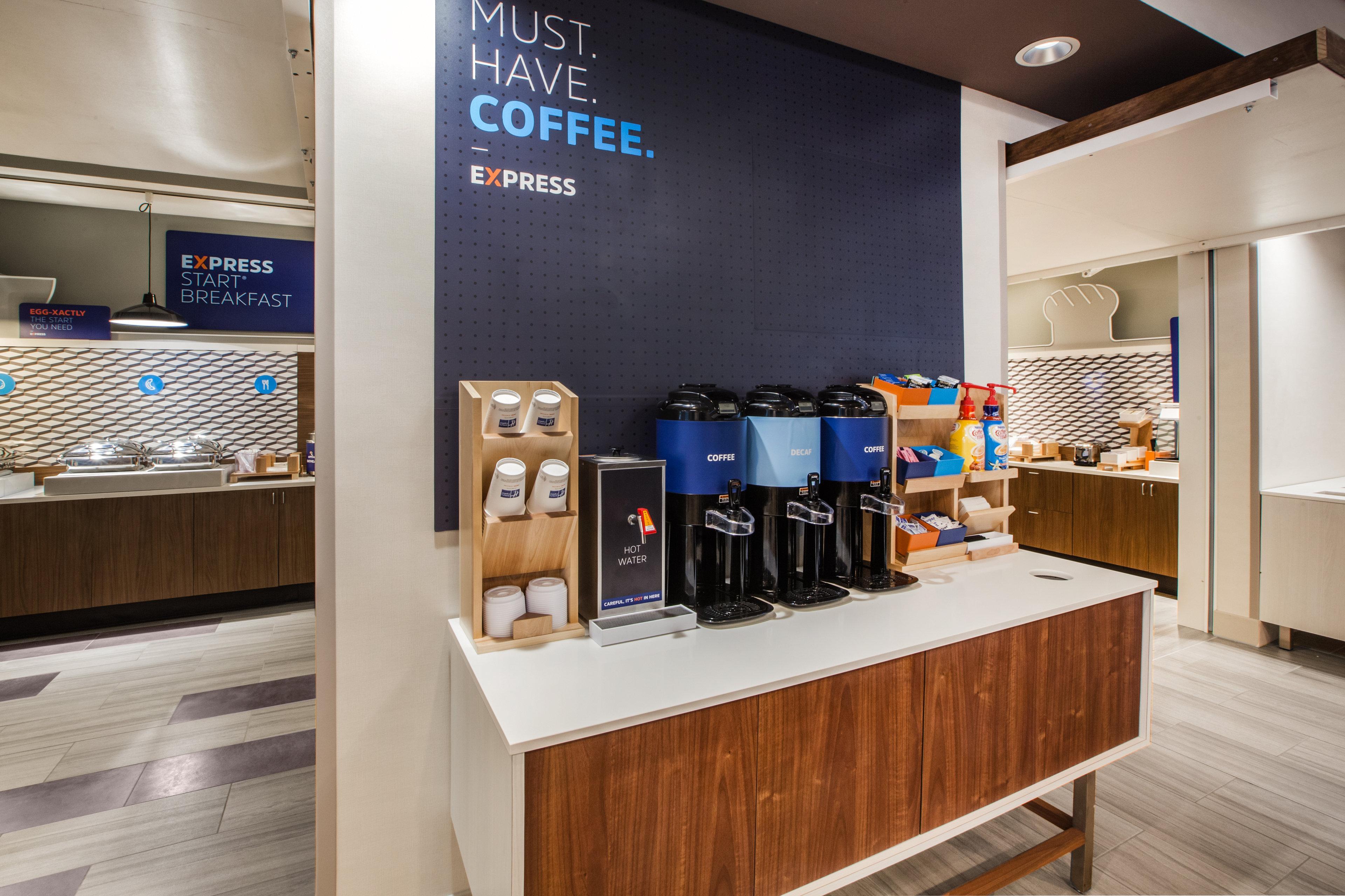 Holiday Inn Express Hotel & Suites Canton By Ihg Екстериор снимка