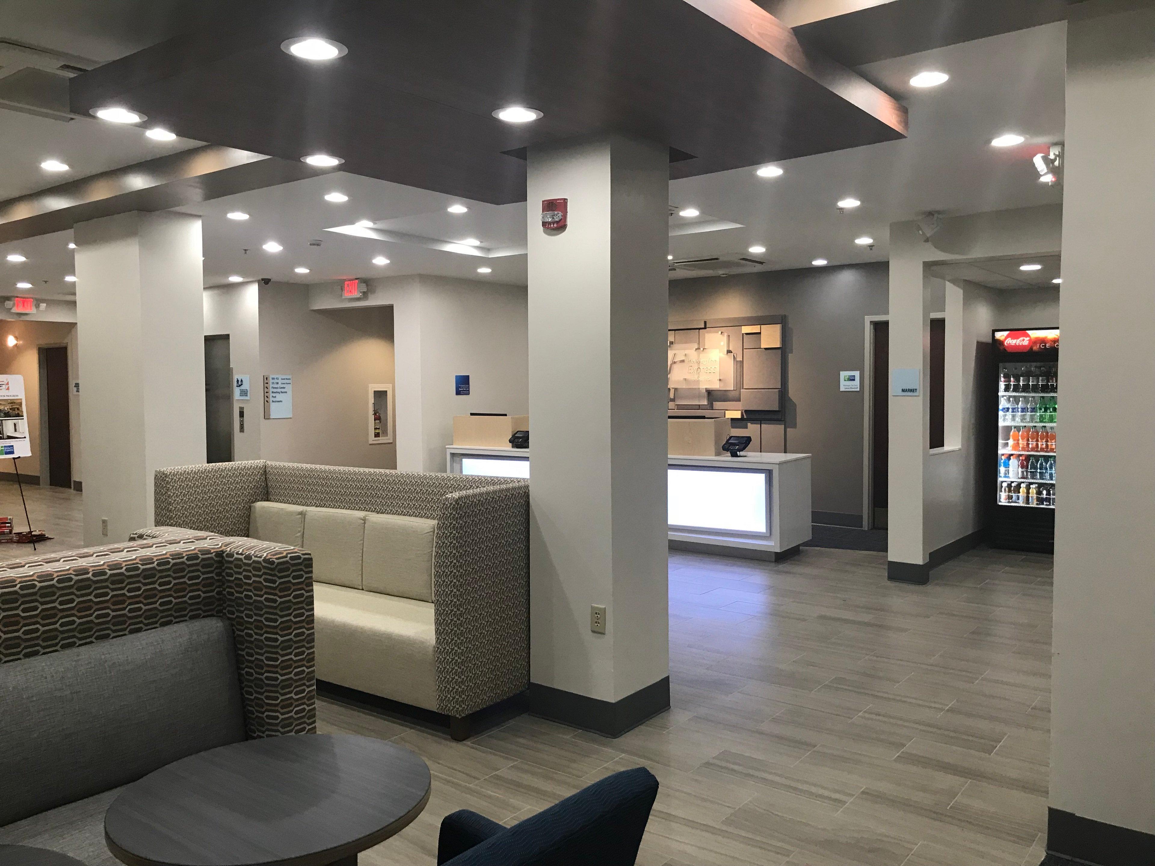 Holiday Inn Express Hotel & Suites Canton By Ihg Екстериор снимка