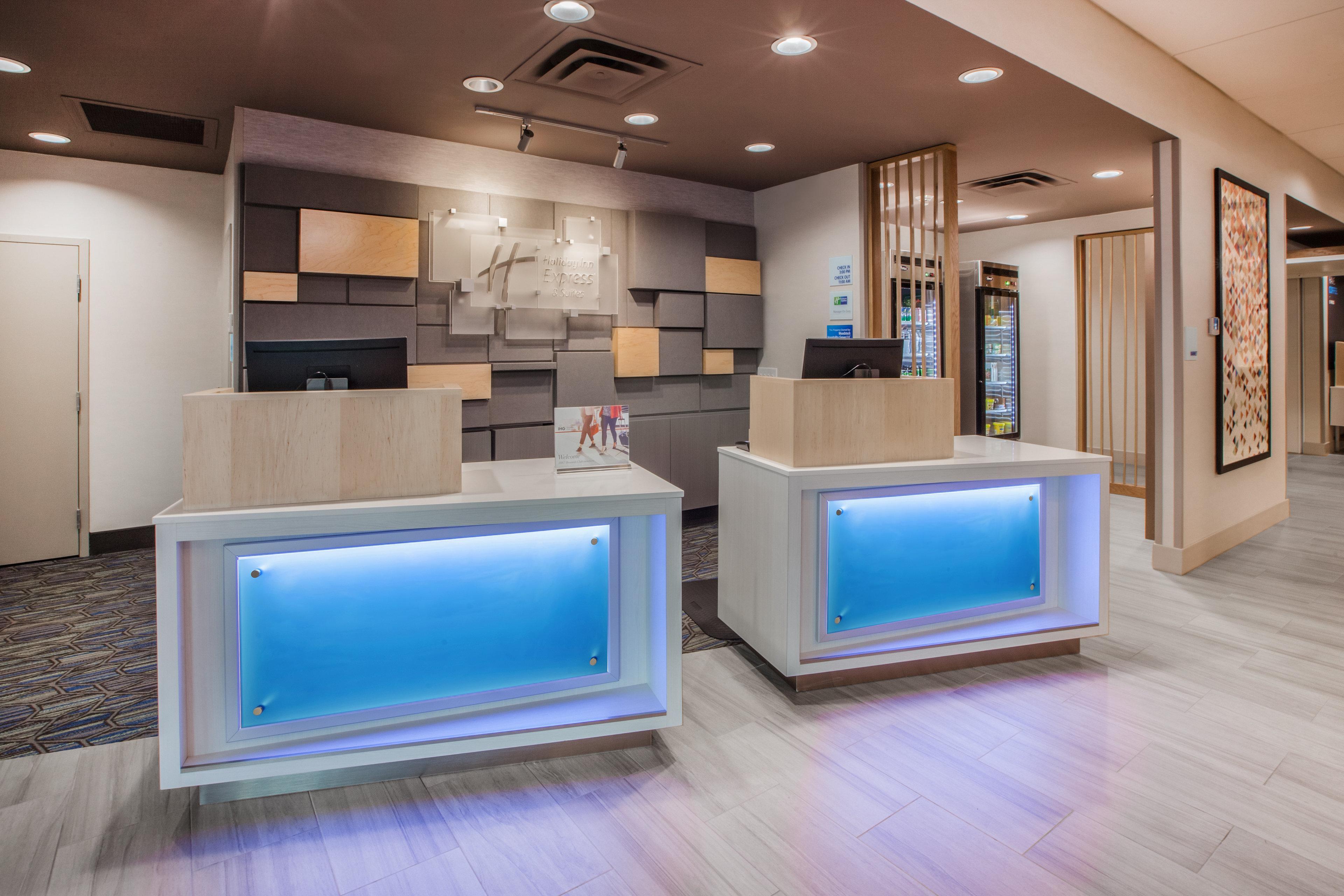Holiday Inn Express Hotel & Suites Canton By Ihg Екстериор снимка