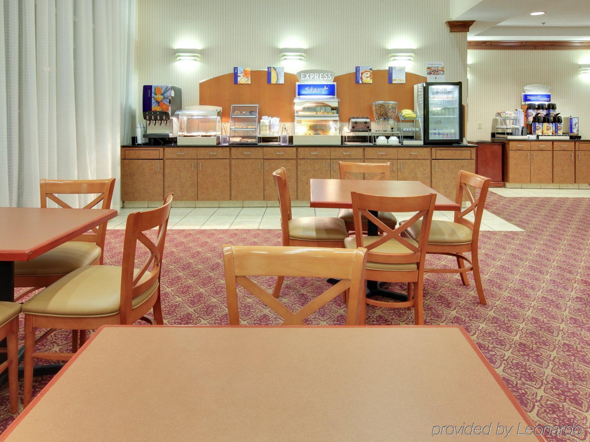 Holiday Inn Express Hotel & Suites Canton By Ihg Ресторант снимка