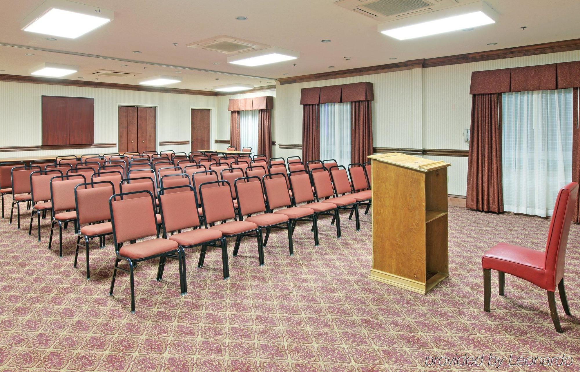 Holiday Inn Express Hotel & Suites Canton By Ihg Екстериор снимка