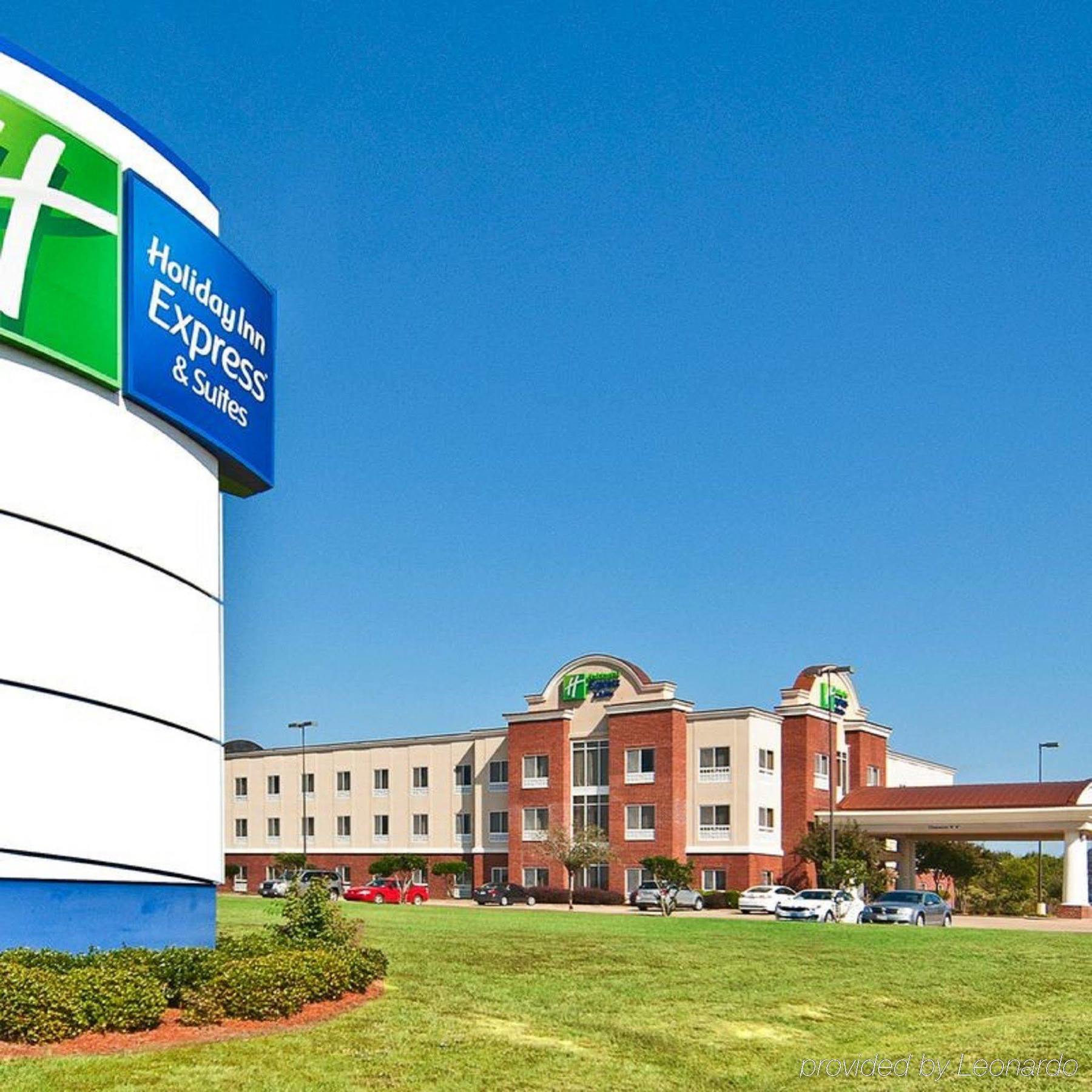 Holiday Inn Express Hotel & Suites Canton By Ihg Екстериор снимка