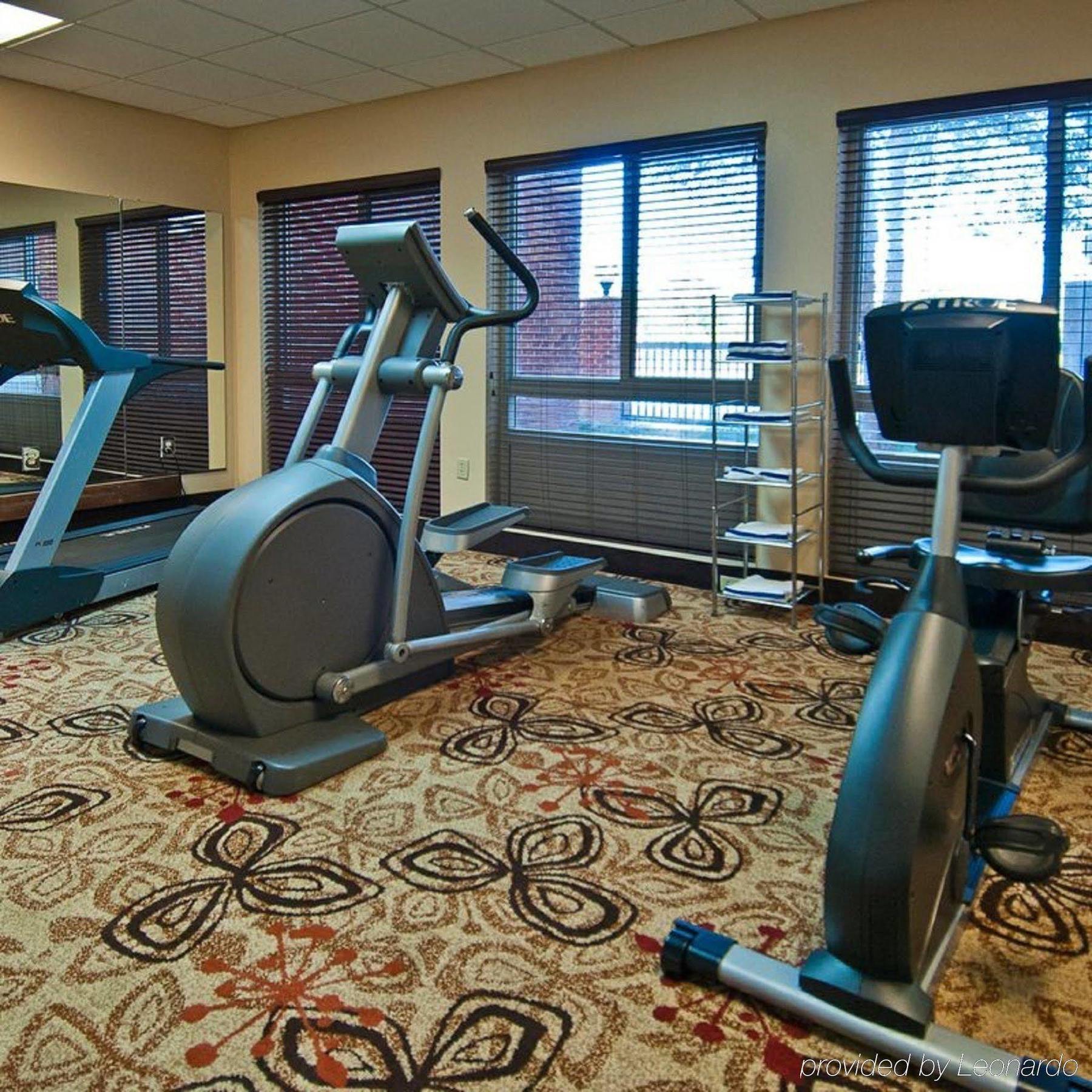 Holiday Inn Express Hotel & Suites Canton By Ihg Екстериор снимка