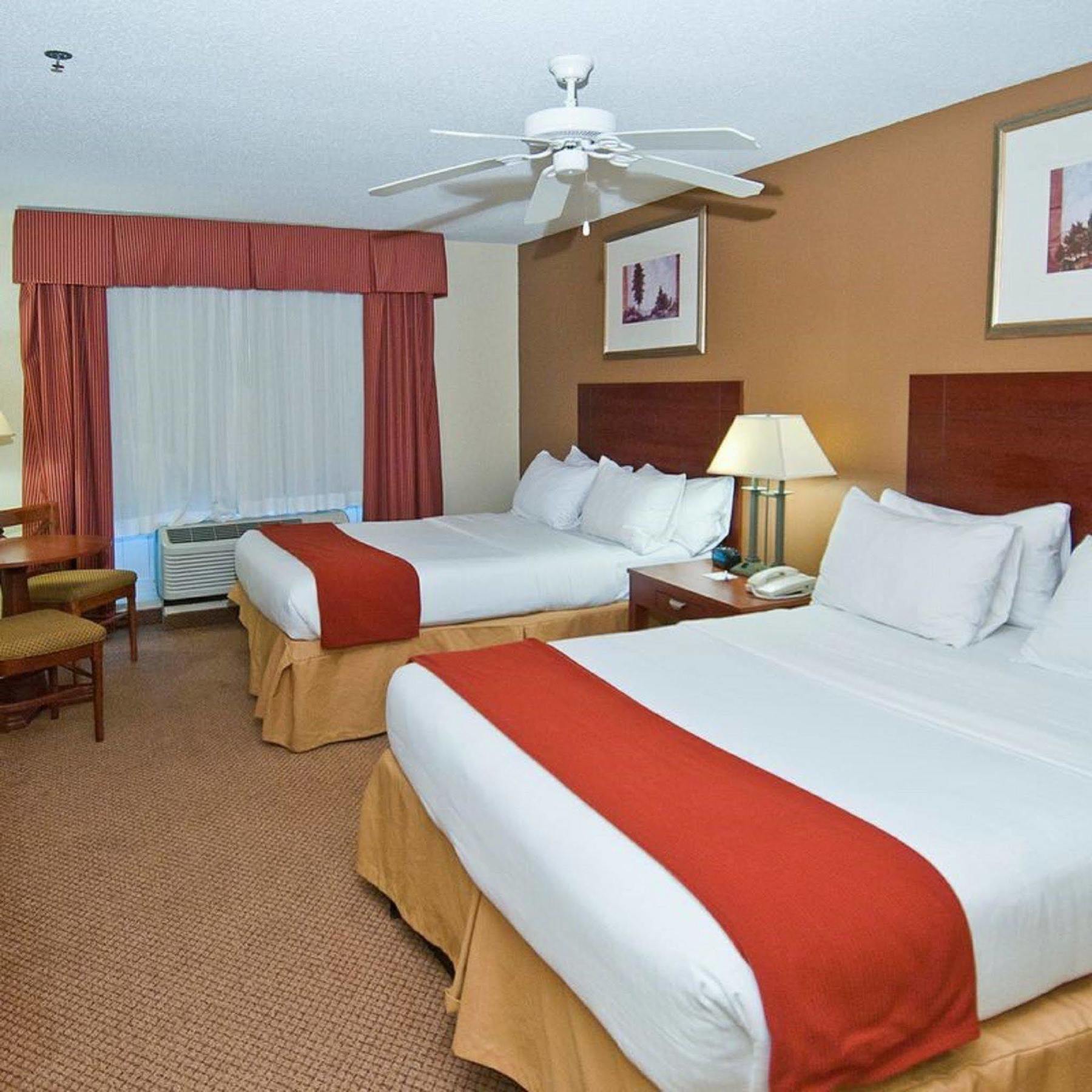 Holiday Inn Express Hotel & Suites Canton By Ihg Екстериор снимка