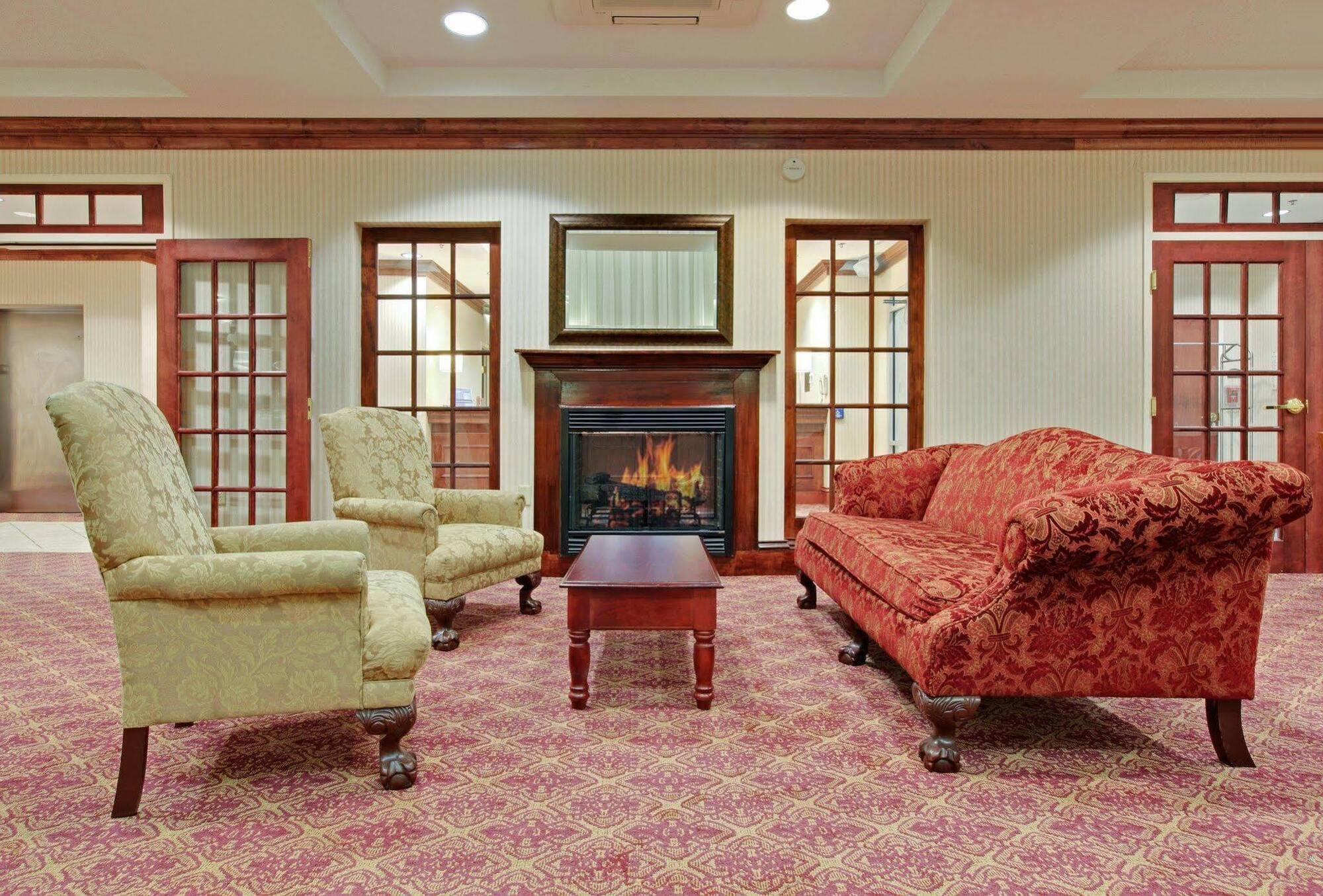 Holiday Inn Express Hotel & Suites Canton By Ihg Екстериор снимка