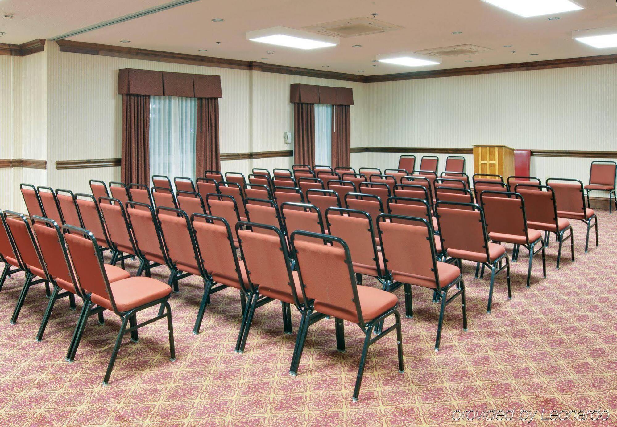 Holiday Inn Express Hotel & Suites Canton By Ihg Екстериор снимка
