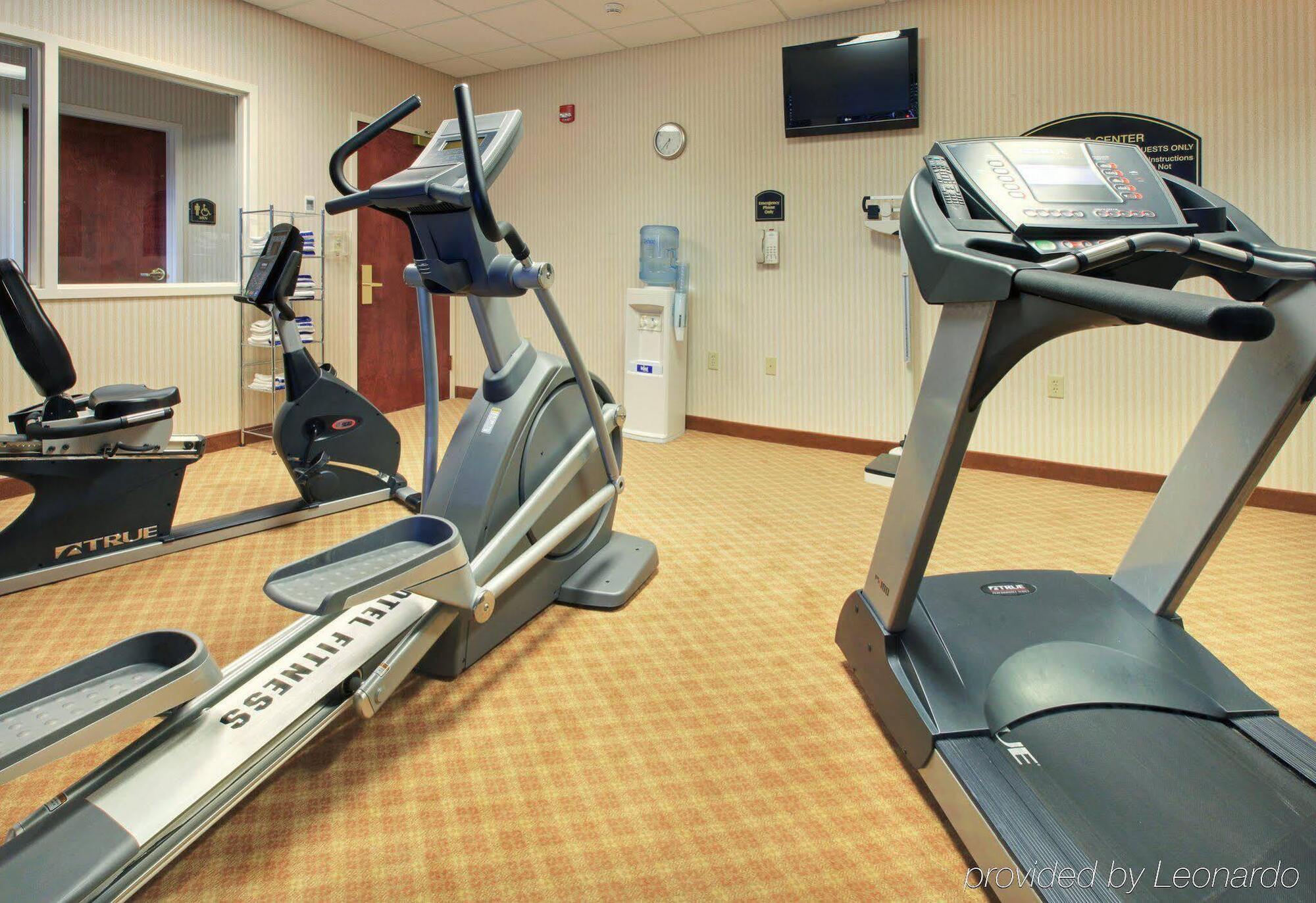 Holiday Inn Express Hotel & Suites Canton By Ihg Екстериор снимка