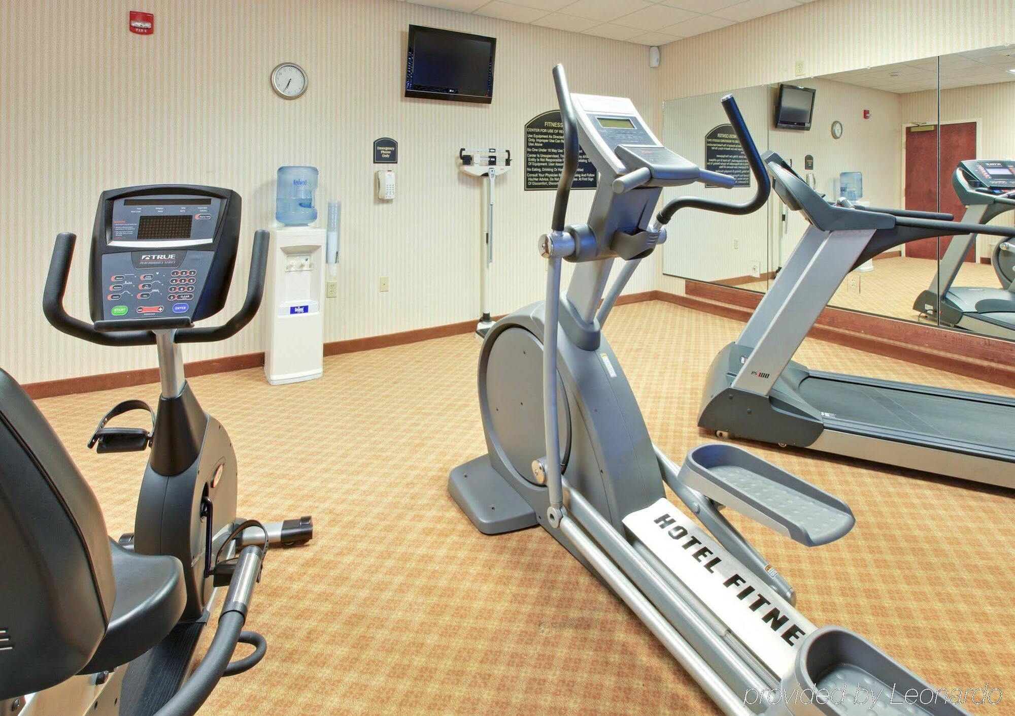 Holiday Inn Express Hotel & Suites Canton By Ihg Екстериор снимка