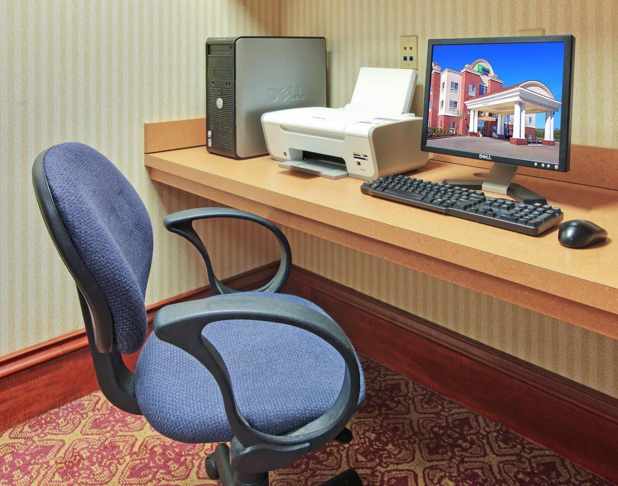 Holiday Inn Express Hotel & Suites Canton By Ihg Екстериор снимка